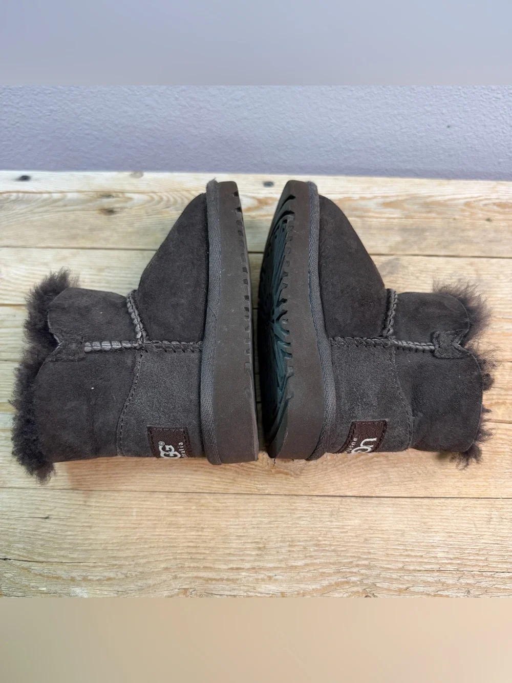 Girls UGG warm cozy boots size US 6